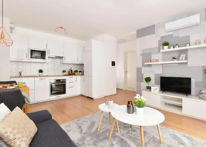 Laurel Bay Apartment